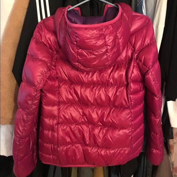 Uniqlo Ultra Light Down Puffer Jacket W/ Hood - Picture 2 of 3